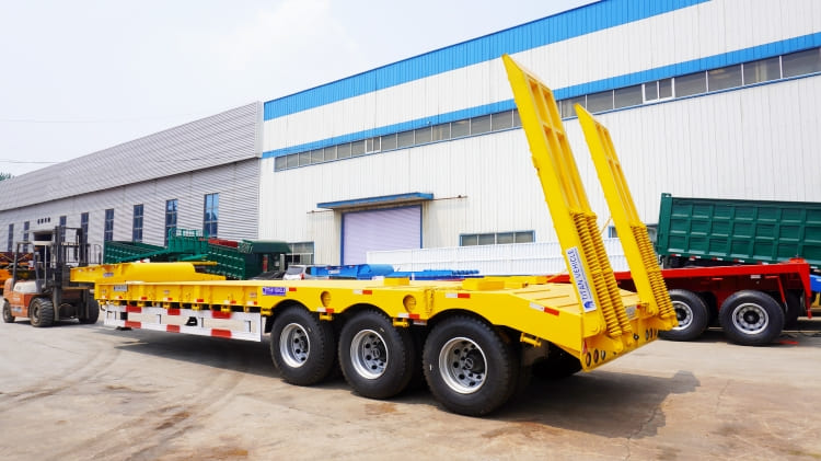 3 Axle Low Bed Truck Price for Sale in Djibouti