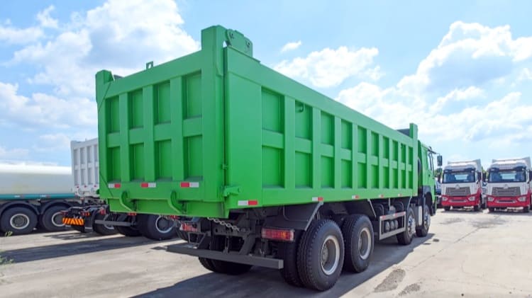 Sinotruk 400 Howo 8x4 Dump Truck Price for Sale in Djibouti