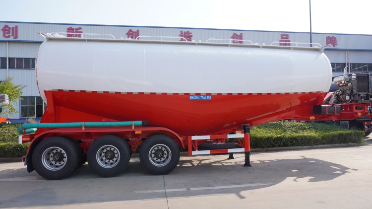 3 Axle 42 CBM Bulk Cement Tanker Trailer In DJIBOUTI Port