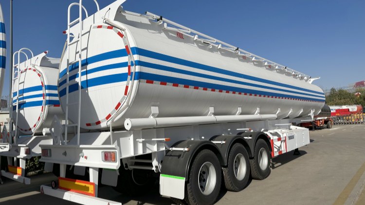 45 Cubes Oil Tanker Trailer For Sale In Djibouti