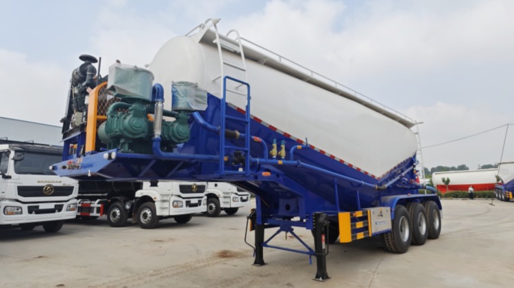 3 Axle 50 CBM Cement Tanker Semi Trailer In Djibouti Port