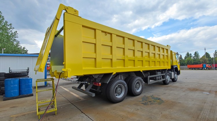 Sino Howo 8x4 Dump Truck for Sale Near Me in Djibouti Port