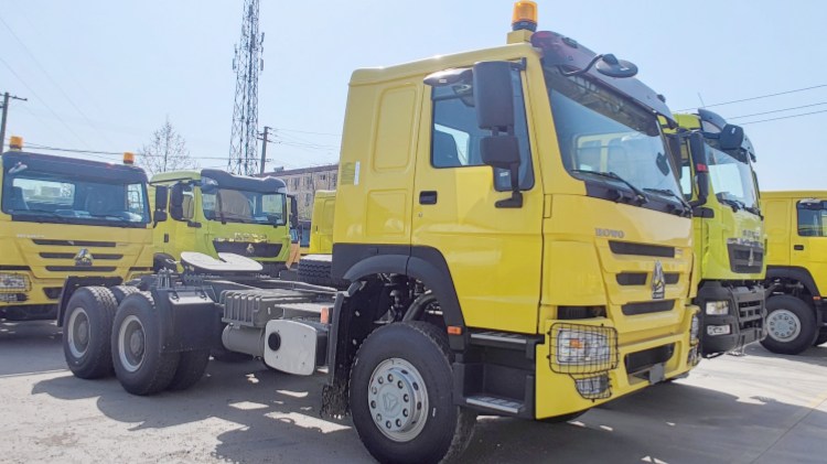 430 sinotruk howo 6x4 tractor truck In Djibouti