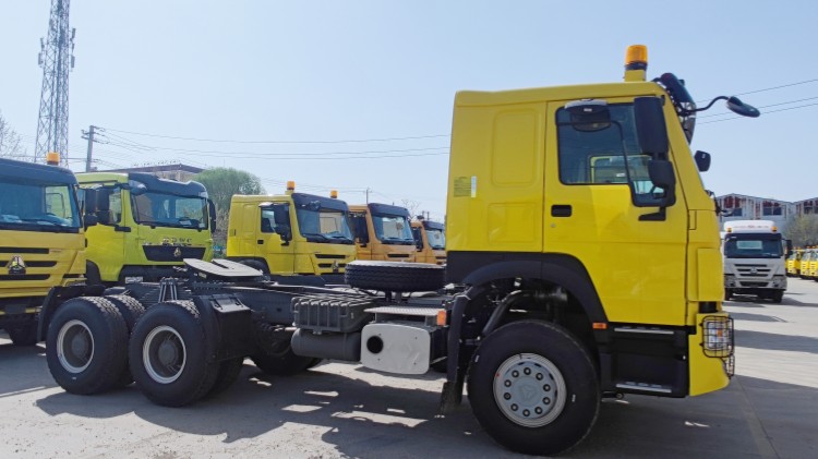 430 sinotruk howo 6x4 tractor truck In Djibouti